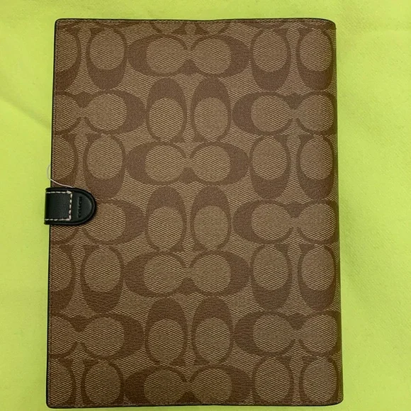 NOTEBOOK IN SIGNATURE CANVAS WITH VARSITY MOTIF